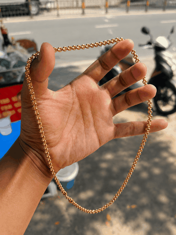 Dạ Em Chào Madam