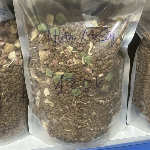 Hạt thức ăn Mix cho mèo mix thịt sấy - chiết