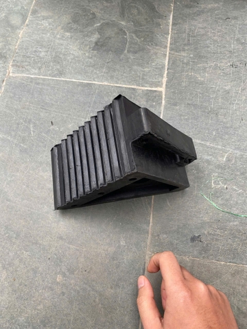 Chặn Lùi Cao Su Di Động 170x150x100mm