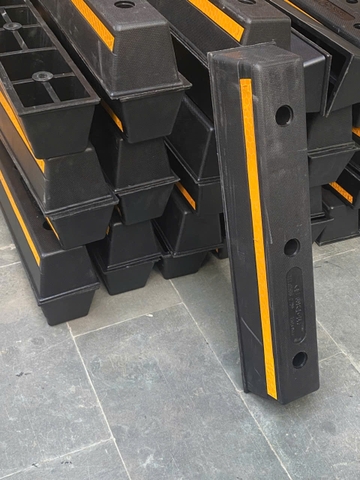 Chặn lùi cao su 750x150x120mm