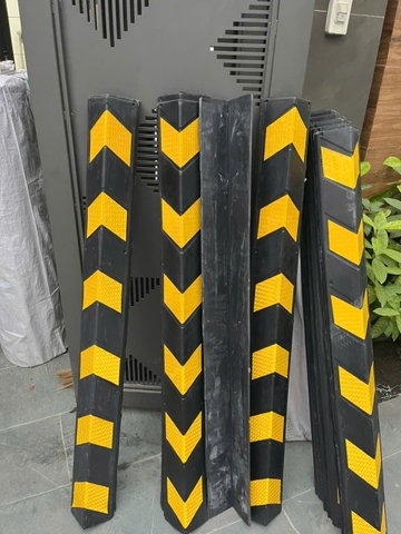 Ốp cột cao su chữ V 1200mm