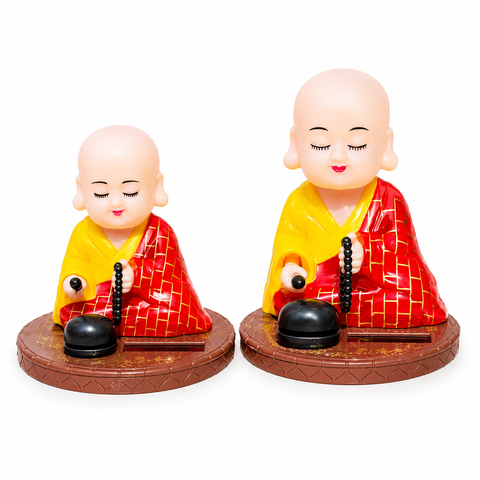Tượng phật chú tiểu gõ mõ tụng kinh trang trí taplo ô tô, bàn thờ, chạy bằng năng lượng mặt trời