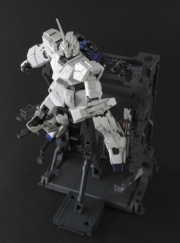 MG 1/100 RX-0 UNICORN GUNDAM FULL PSYCHO-FRAME PROTOTYPE MOBILE SUIT + MS CASE