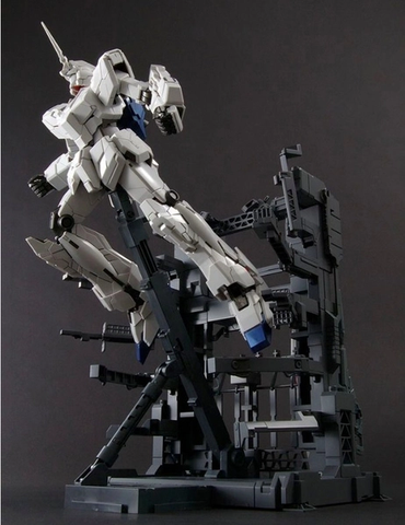 MG 1/100 RX-0 UNICORN GUNDAM FULL PSYCHO-FRAME PROTOTYPE MOBILE SUIT + MS CASE