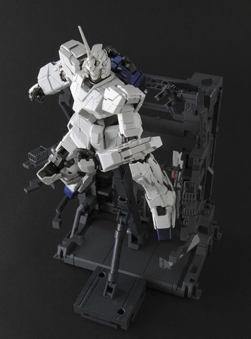 MG 1/100 RX-0 UNICORN GUNDAM FULL PSYCHO-FRAME PROTOTYPE MOBILE SUIT + MS CASE