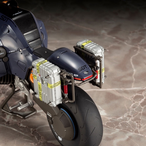 1/12 SCALE FULL ACTION PLASTIC MODEL KIT REVERSE TRIKE