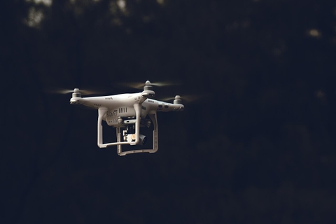 Những ngộ nhận phổ biến về drone và flycam