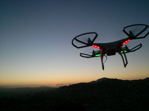 Nguyên lý bay của drone nhiều cánh quạt