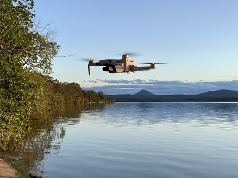 Bay drone trên mặt nước và vùng ven biển: những lưu ý an toàn