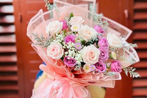 Nghệ thuật chọn hoa tặng – Mỗi bó hoa là một thông điệp yêu thương