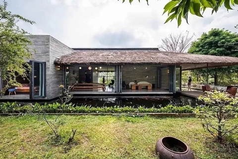 Nhà nghỉ dưỡng hình vuông mở tầm nhìn ra Thái Bình Dương