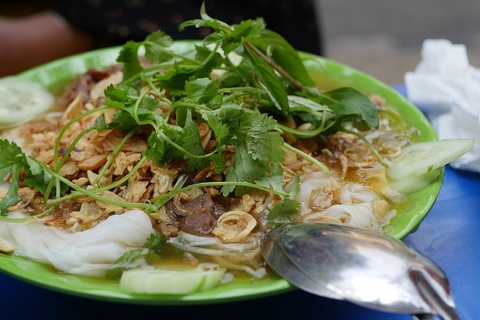 Bánh cuốn nhân trứng