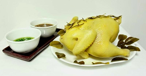 Gà hấp lá chanh