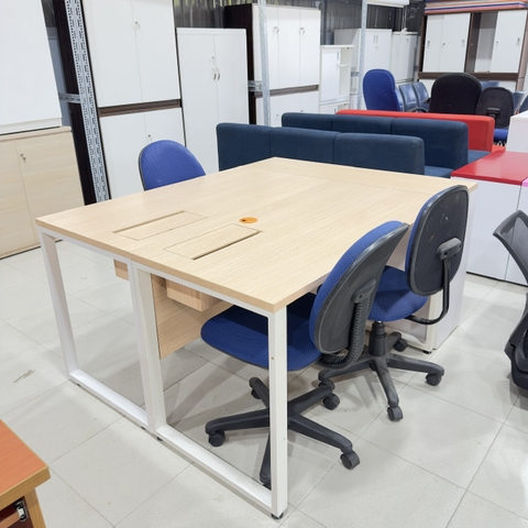 Bàn làm việc 1400x1200x750mm mặt trắng BAN093