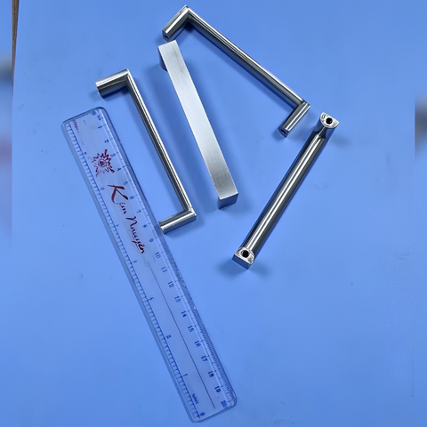 Tay nắm tủ inox thanh vuông xước mờ TN119