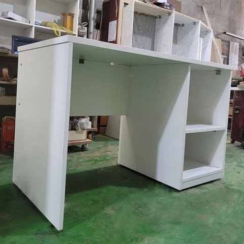 Bàn làm việc kệ hở 1200x600x750mm BAN024