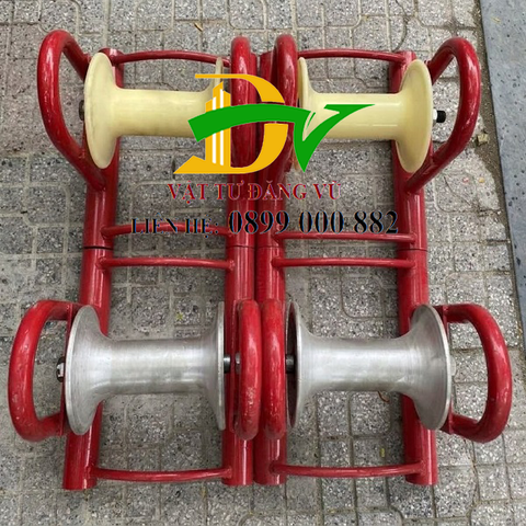 Con Lăn Kéo Cáp Mặt Đất