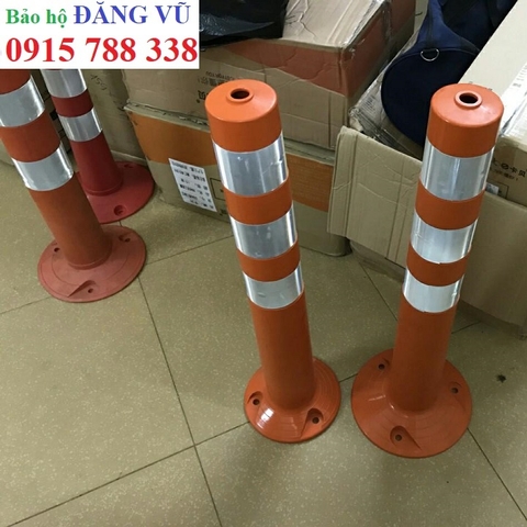Cọc tiêu giao thông siêu dẻo