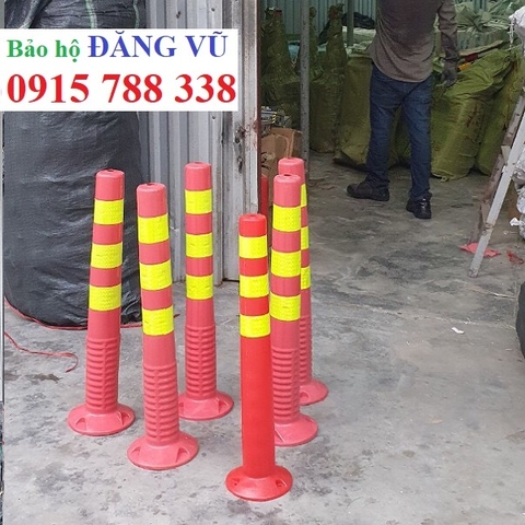 Cọc tiêu phản quang PVC trụ bắt vít