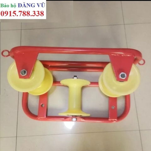 Con lăn kéo cáp góc bánh nhựa