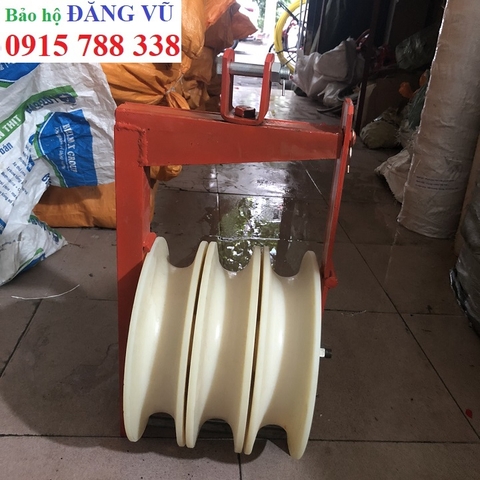 Puly kéo cáp điện 3 rãnh ĐK 320x80mm