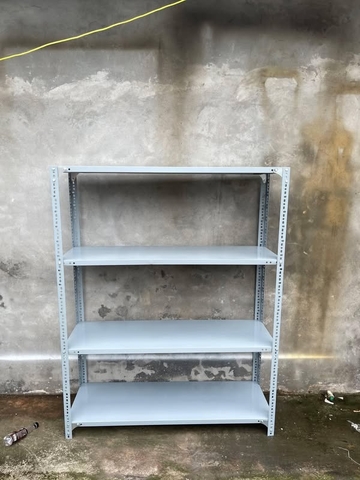 Kệ v lỗ 4 tầng rộng 50 dài 1m cao 1m5
