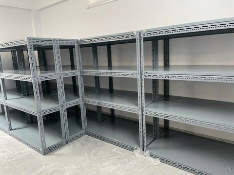 Kệ v lỗ lắp thêm giằng gia cố