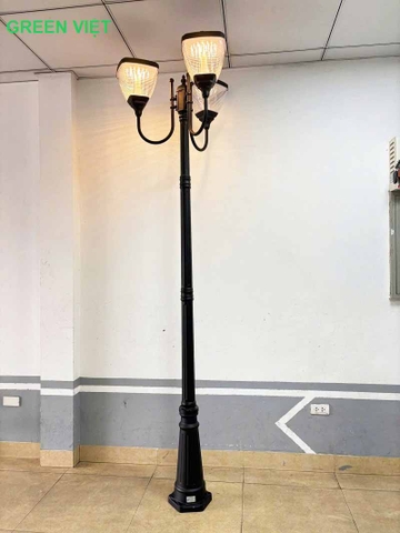 Đèn Năng Lượng Mặt Trời LPV2806 Trang Trí Sân Vườn Bao Gồm Cột