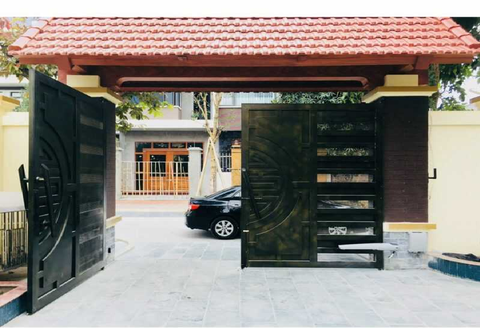 Cổng tứ động tay đòn