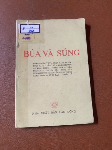 Búa Và Súng