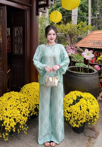 Bộ Cổ Tròn Đính Đá Bên Vai Lụa Tơ Ánh Kim Xanh