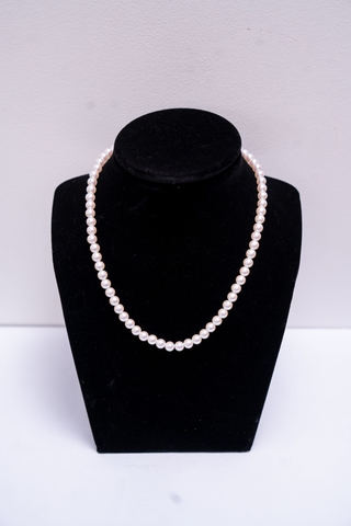 Chuỗi Cổ San Hô Hạt Tròn 52 Hạt 8 mm