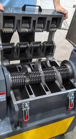 Máy băm nghiền nhựa