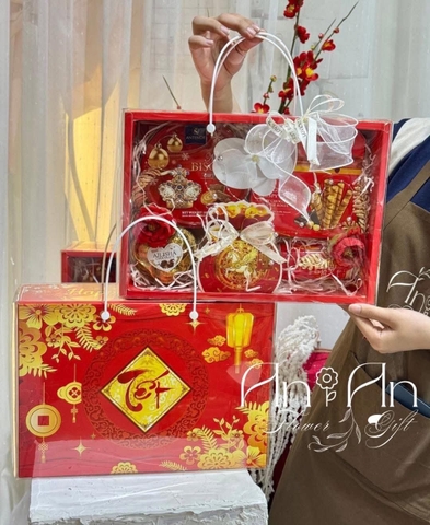 Hộp Mica Vali Quà Tết Đỏ