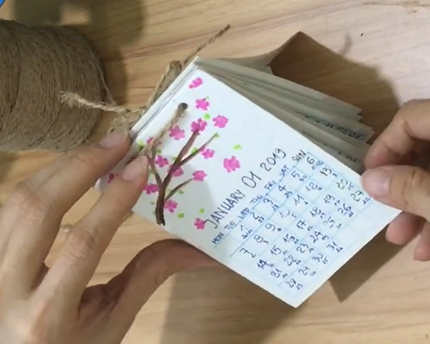 Hướng dẫn làm lịch để bàn handmade không cần hoa tay