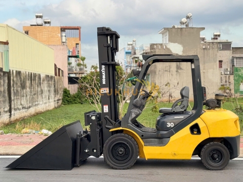 Xe nâng dầu KOMATSU FD30T-17
