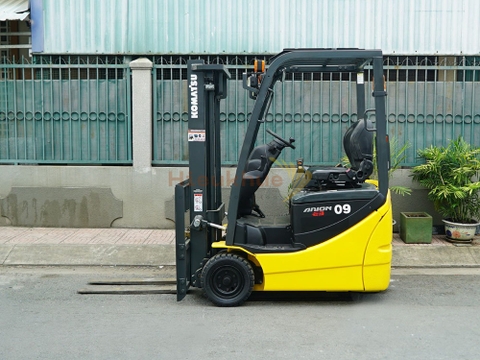 Xe nâng điện ngồi lái KOMATSU FB09M-12