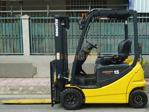 Xe nâng điện ngồi lái KOMATSU FB15-12