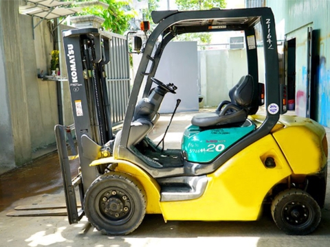 Xe nâng xăng KOMATSU FG20C-15 năm 2002, nâng cao 3m