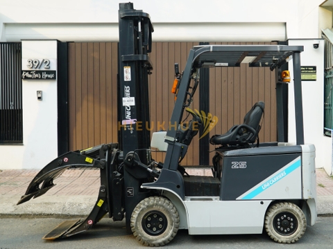 Xe nâng điện ngồi lái UNICARRIERS FB25-8