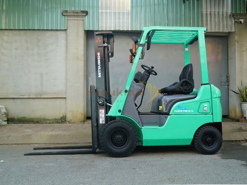 Xe nâng xăng MITSUBISHI FGE9D năm 2009, nâng cao 3m
