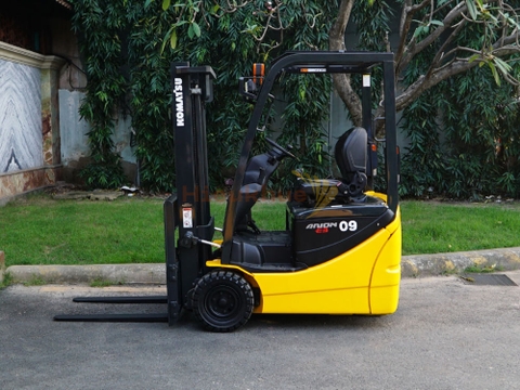 Xe nâng điện ngồi lái KOMATSU FB09M-12 năm 2017, nâng cao 3m
