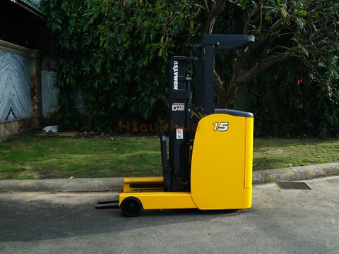 Xe nâng điện đứng lái KOMATSU FB15RS-15 năm 2014, nâng cao 3m