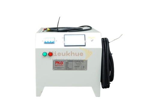 Máy sạc nhanh thông minh hiệu PKG 72V-100A Model SACF72100W3
