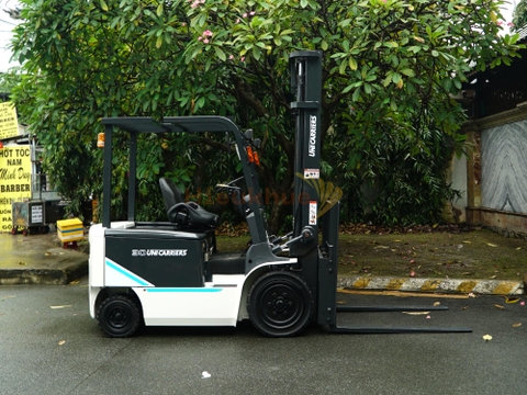 Xe nâng điện ngồi lái UNICARRIERS FB30-8 dịch càng tiện lợi