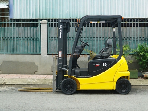 Xe nâng điện ngồi lái KOMATSU FB15-12 năm 2009, nâng cao 3m