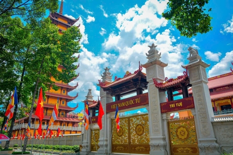 DU LỊCH TRÃI NGHIỆM BÁN KÍN GẦN KS