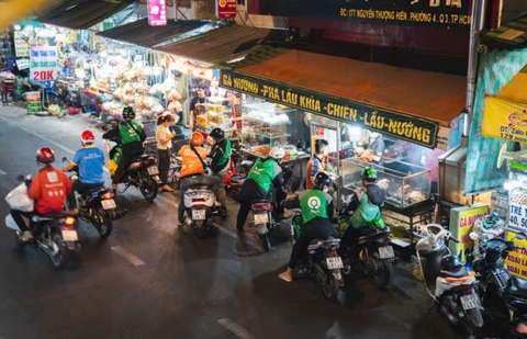 DU LỊCH TRÃI NGHIỆM BÁN KÍN GẦN KS