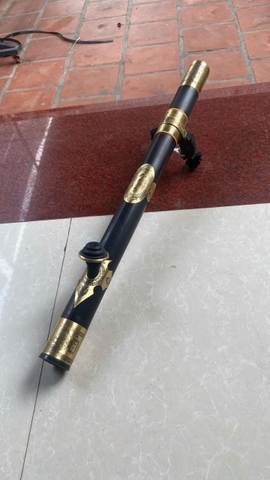 Điếu cày bọc đồng hoa văn chìm