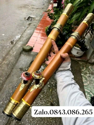 Điếu cày bọc đồng hoa văn nỏ ngọc
